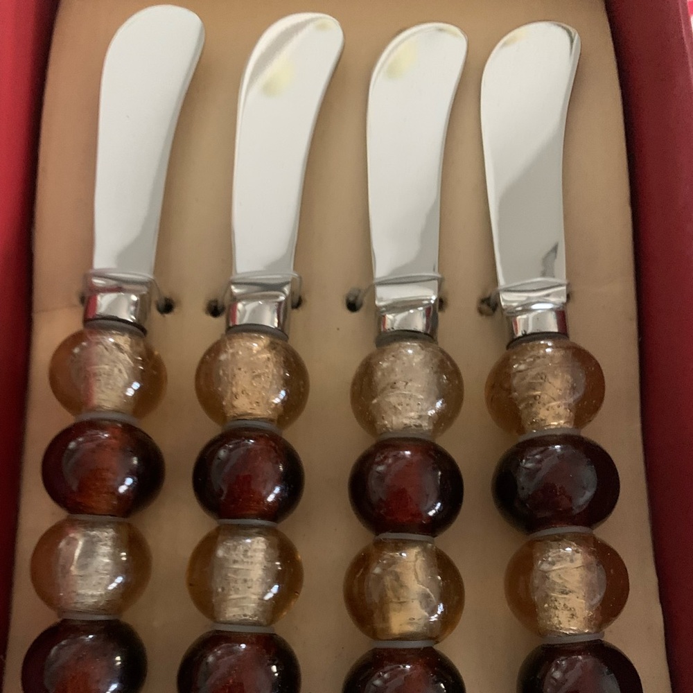 Appetizer knives